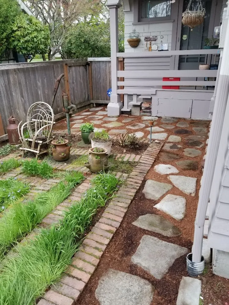Expert yard maintenance in Lakewood, WA by Mil's Son & Son Housekeeping