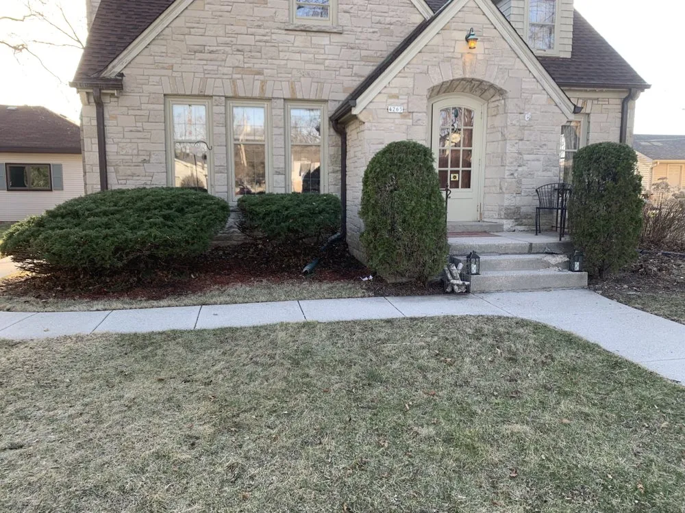 Custom garden landscaping experts serving Milwaukee, WI - Milwaukee Lawn Care