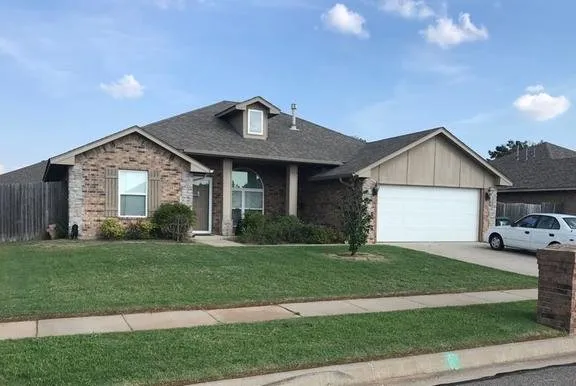 Custom residential landscaping experts serving Lexington, OK - Minadeo Escoe Mowing