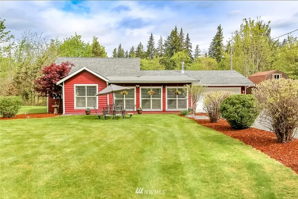 Professional residential landscaping for residential properties in Puyallup, WA by Minh's Landscaping