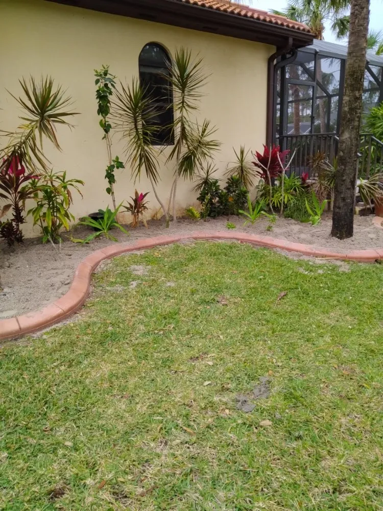 Affordable lawn mowing service in Port Charlotte, FL - Minions Handyman Services