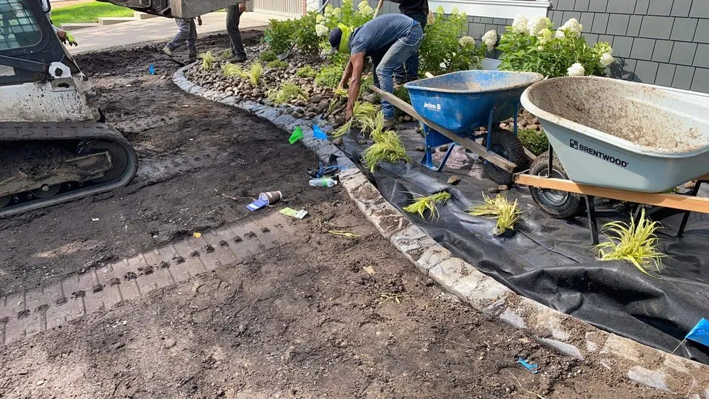 Affordable landscape design in Burnsville, MN - Minnesnowta lawn care
