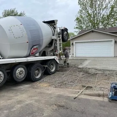 Professional outdoor landscaping experts serving Burnsville, MN - Minnesnowta lawn care