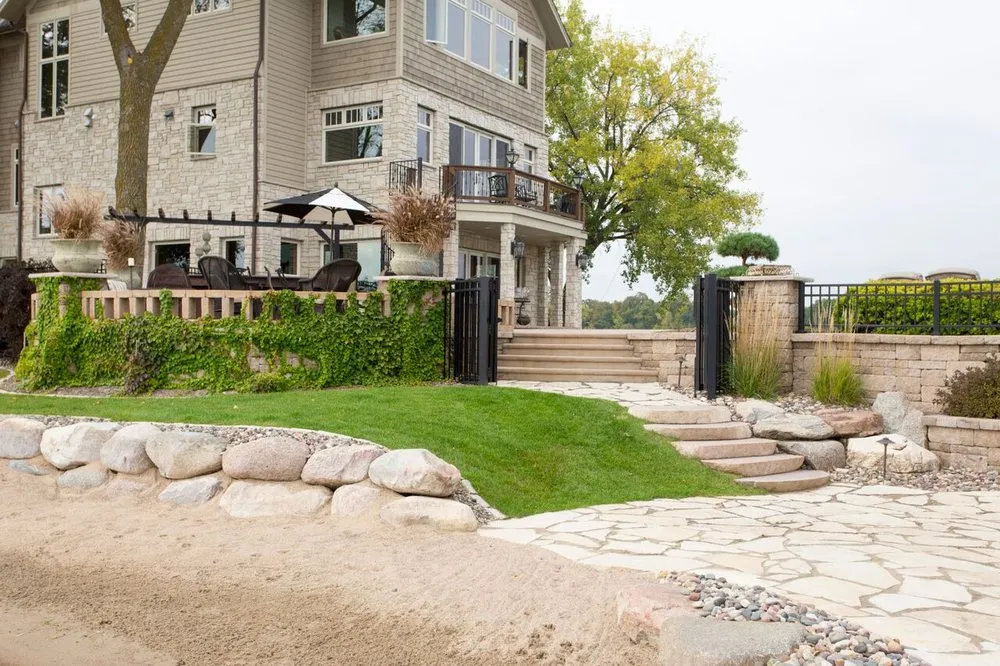 Top-rated garden landscaping in Shakopee, MN by Minnesota Green
