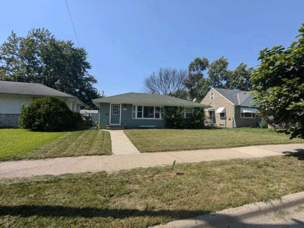 Reliable lawn care service with custom design across Saint Paul, MN - Minnesota Lawn Buddy's