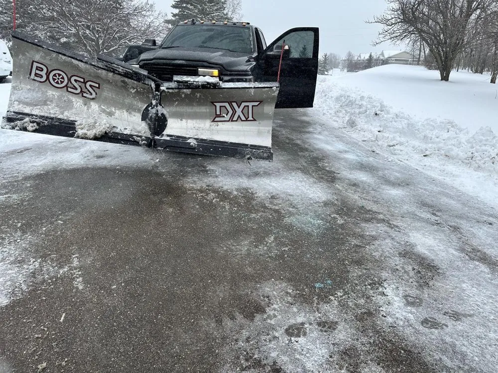 Trusted yard cleanup service in Shakopee, MN - Minnesota Quality Cut Lawn Service