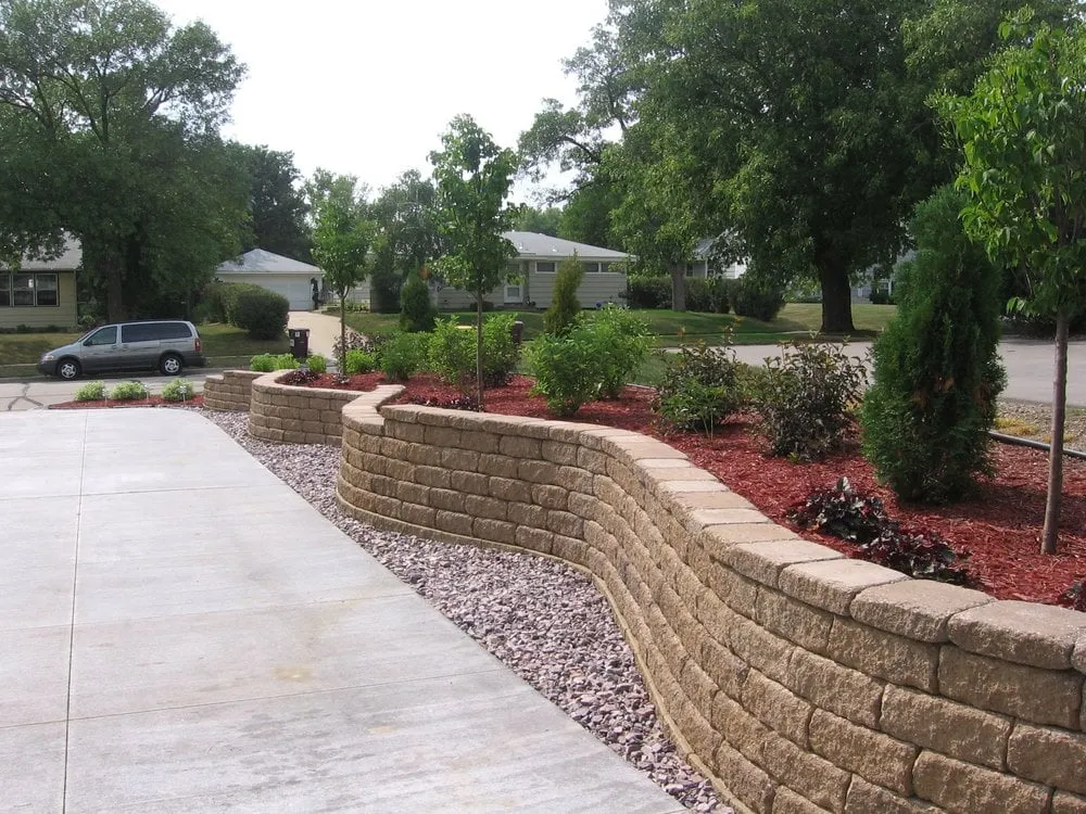 Custom yard maintenance in Corcoran, MN - Minnesota Waterscapes