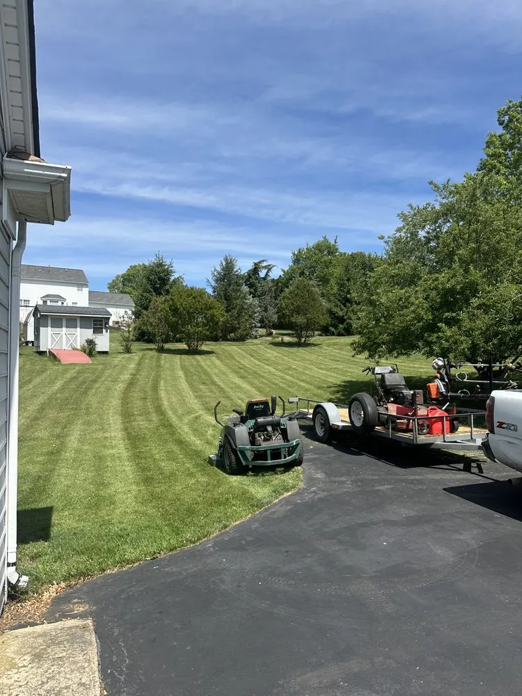 Expert lawn mowing service in Stuarts Draft, VA - Mint Outdoor services