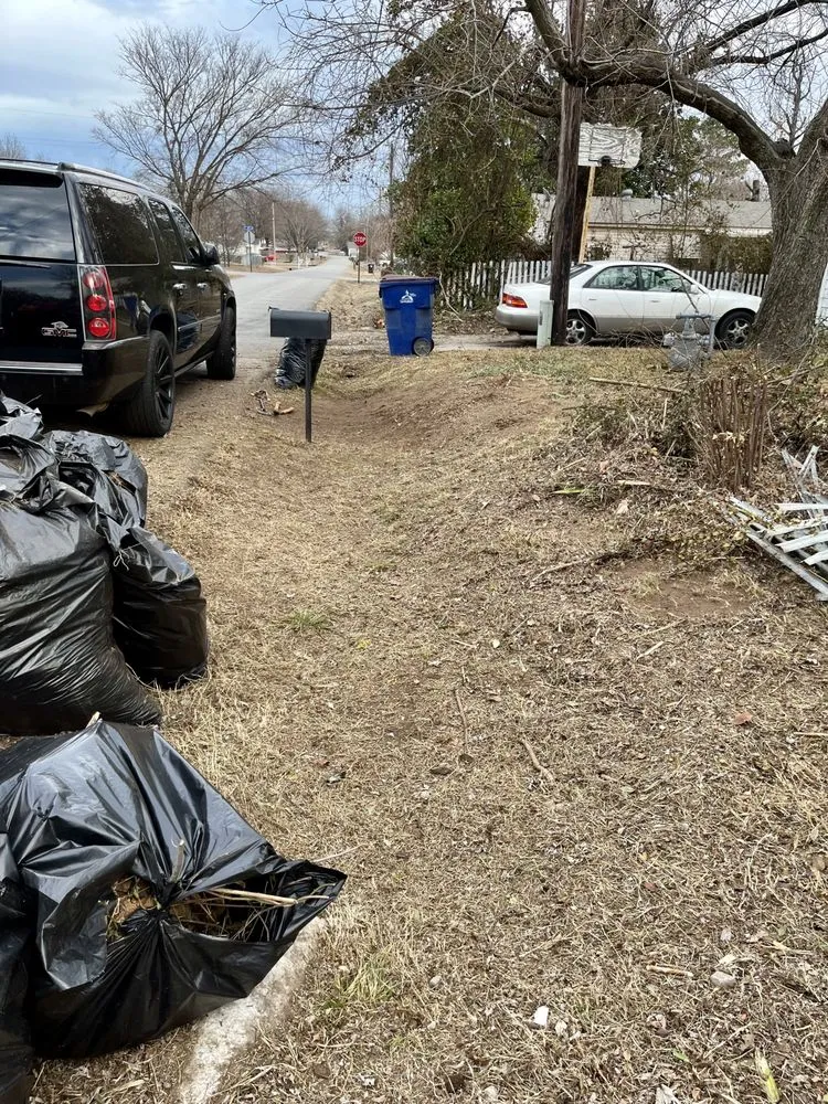 Affordable outdoor landscaping experts serving Fort Smith, AR - Minute-Man Lawn Care