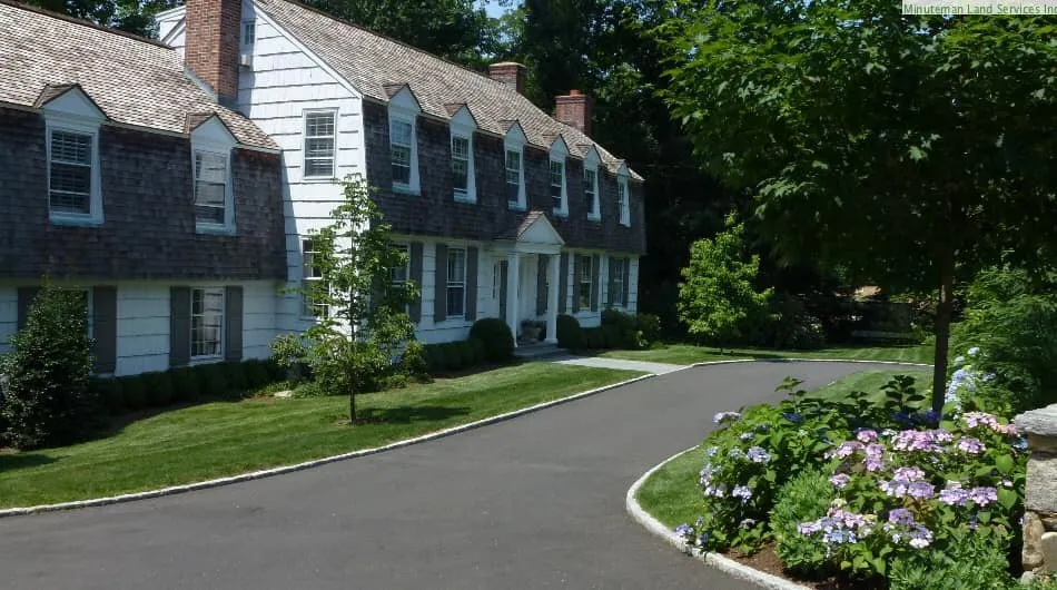 Expert lawn care service in Norwalk, CT by Minutemen Land Services