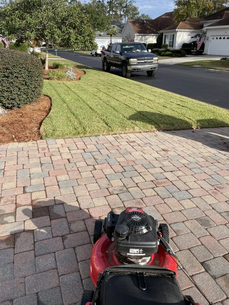 Expert yard maintenance in Beaufort, SC by Miracle Landscape
