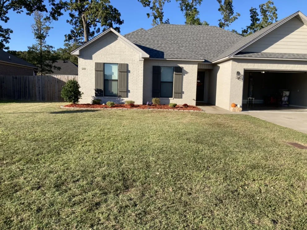 Top-rated outdoor landscaping in Conway, AR by Miracle Lawns & Landscaping