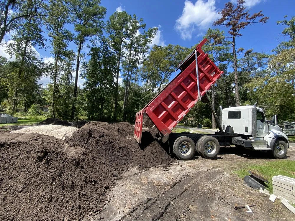 Custom outdoor landscaping in Jacksonville, FL by Miracle Pressure Washing & Landscaping