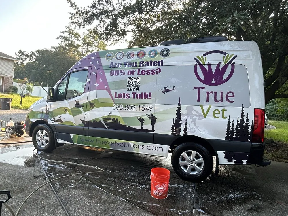 Top-rated lawn care service in Jacksonville, FL by Miracle Pressure Washing & Landscaping