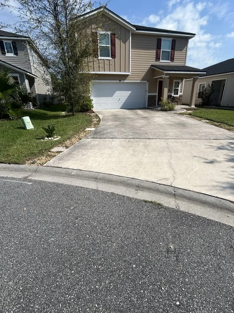 Custom landscaping services experts serving Jacksonville, FL - Miracle Pressure Washing & Landscaping