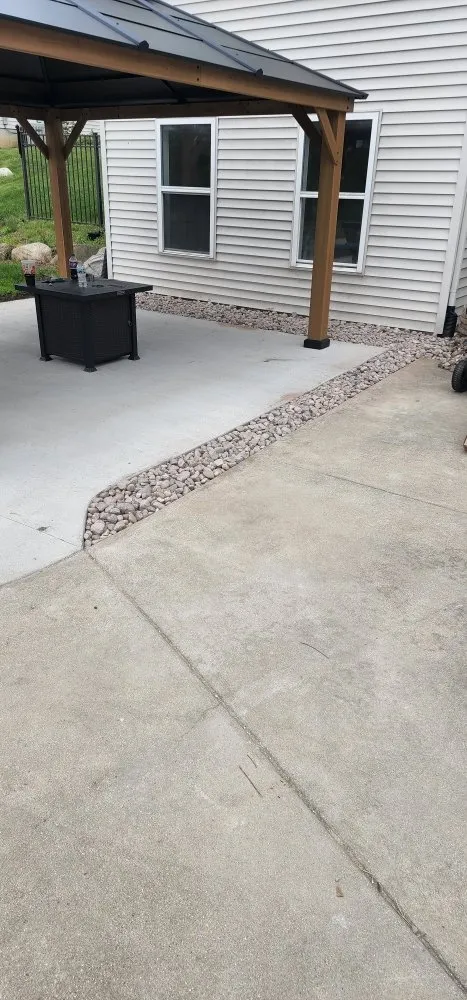 Trusted lawn mowing service for year-round maintenance across Lansing, MI - Miracle property maintenance