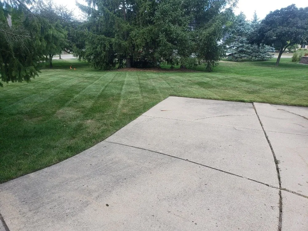 Local landscaping services in Lansing, MI - Miracle property maintenance