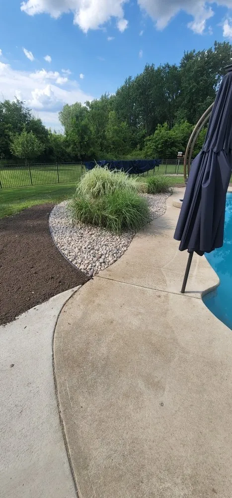 Top-rated landscaping services near you in Lansing, MI by Miracle property maintenance