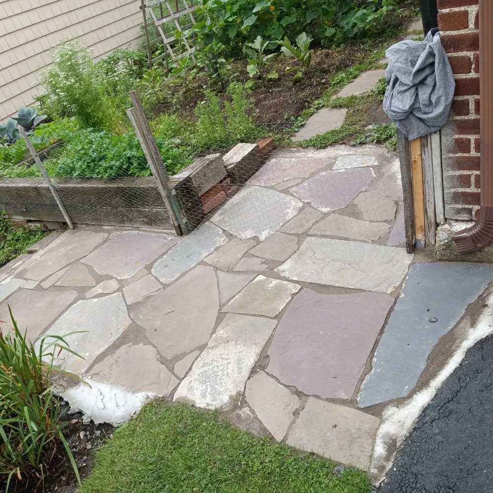 Professional lawn mowing service in Waltham, MA - Miranda Landscaping Maintenance