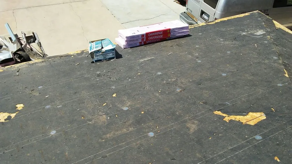 Professional yard cleanup service for beautiful yards across El Paso, TX - Mireles Roofing and Construction