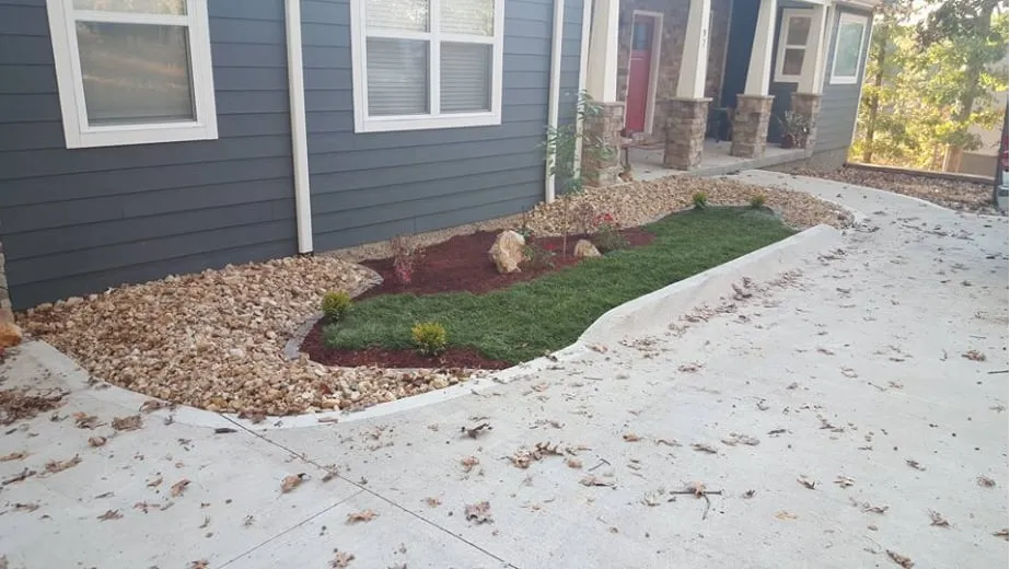 Reliable yard maintenance for outdoor upgrades across Eldon, MO - Misty Creek Landscapes