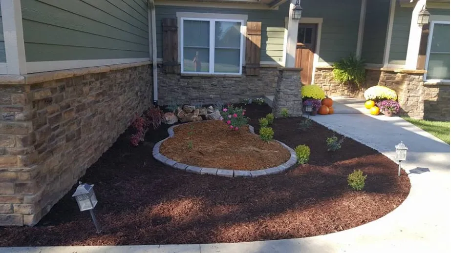 Custom lawn mowing service in Eldon, MO by Misty Creek Landscapes