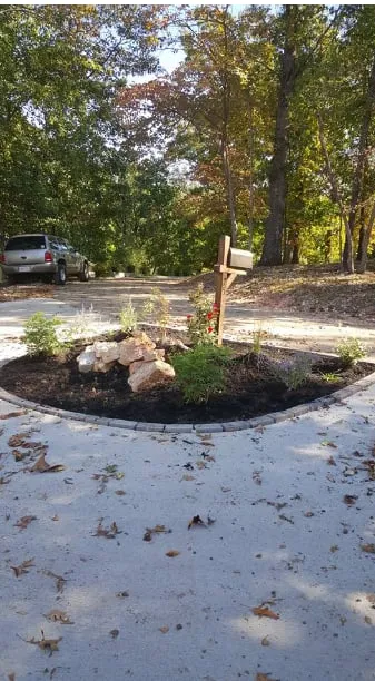 Custom outdoor landscaping in Eldon, MO by Misty Creek Landscapes