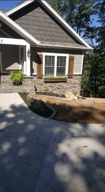 Trusted outdoor landscaping experts serving Eldon, MO - Misty Creek Landscapes