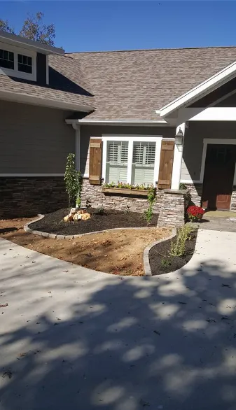 Reliable yard cleanup service in Eldon, MO - Misty Creek Landscapes