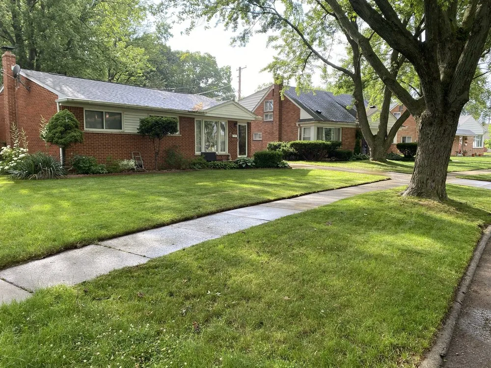 Affordable landscape installation for year-round maintenance across Bloomfield Hills, MI - Mitchell & Company