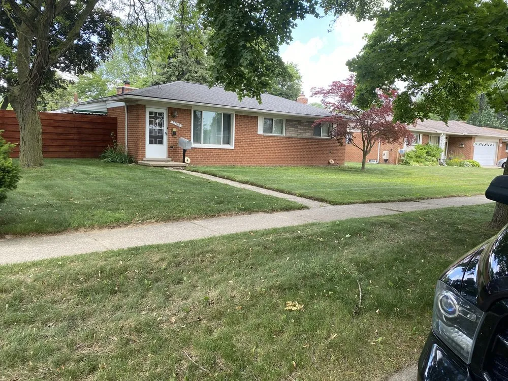 Reliable landscape installation in Bloomfield Hills, MI - Mitchell & Company