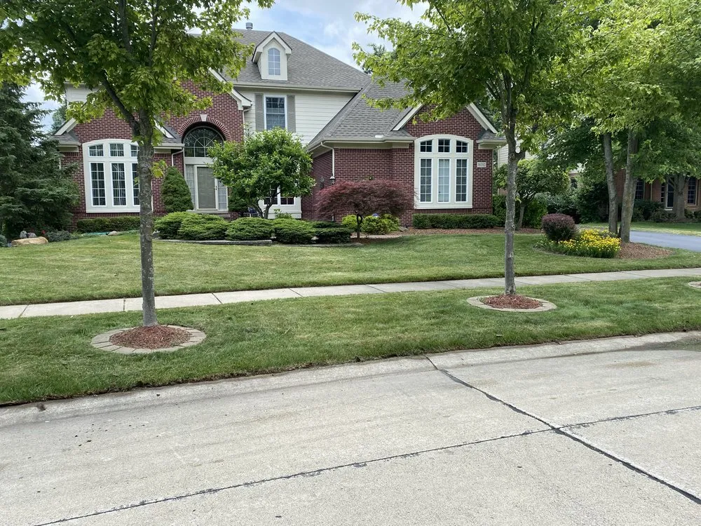 Professional garden landscaping in Bloomfield Hills, MI by Mitchell & Company