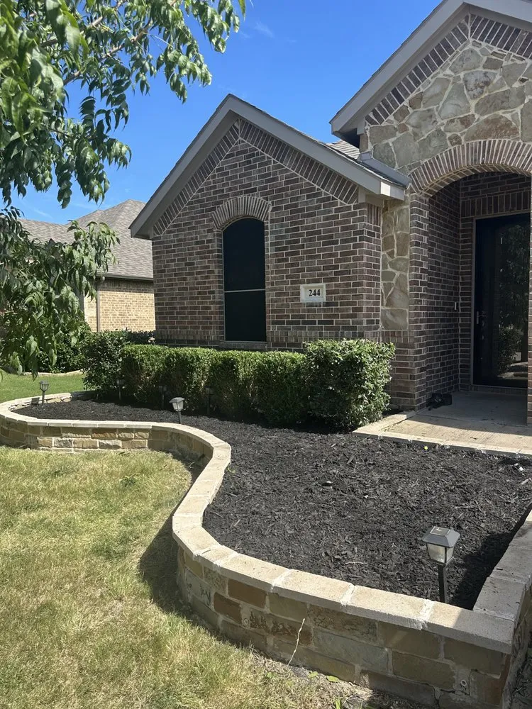 Affordable landscape design for homes in Dallas, TX by Mitchell Mowing