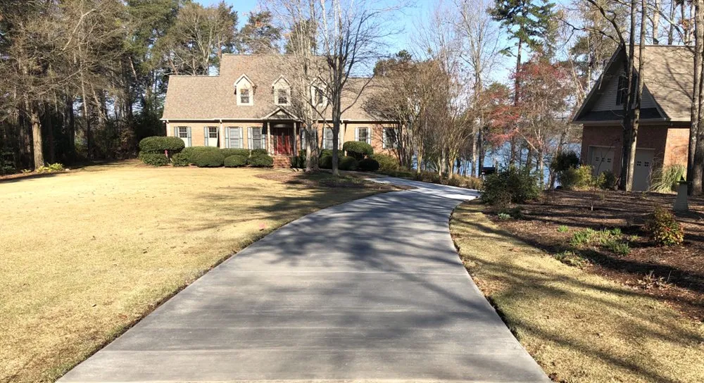 Custom lawn mowing service in Belton, SC - Mitchell’s Concrete & Lanscaping