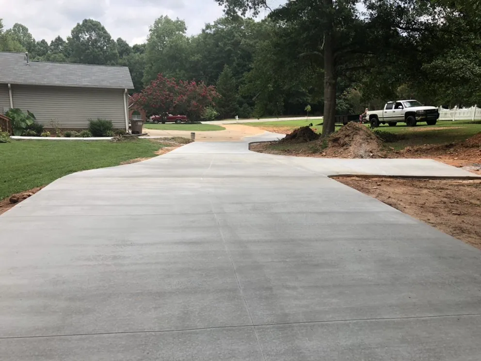 Affordable yard maintenance experts serving Belton, SC - Mitchell’s Concrete & Lanscaping