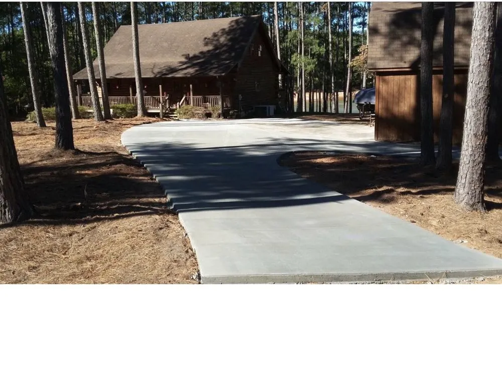 Reliable yard maintenance for residential properties in Belton, SC by Mitchell’s Concrete & Lanscaping
