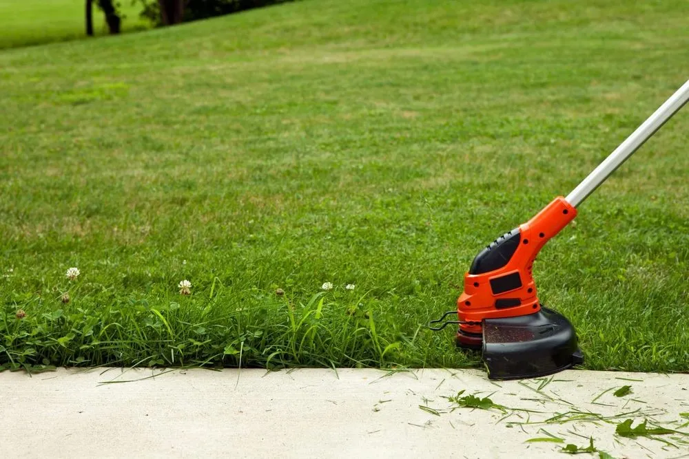 Expert outdoor landscaping experts serving Heath Township, MI - Mitten Lawncare Management