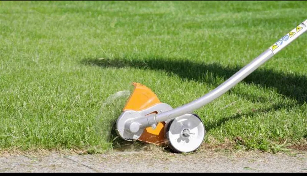 Reliable yard cleanup service experts serving Heath Township, MI - Mitten Lawncare Management