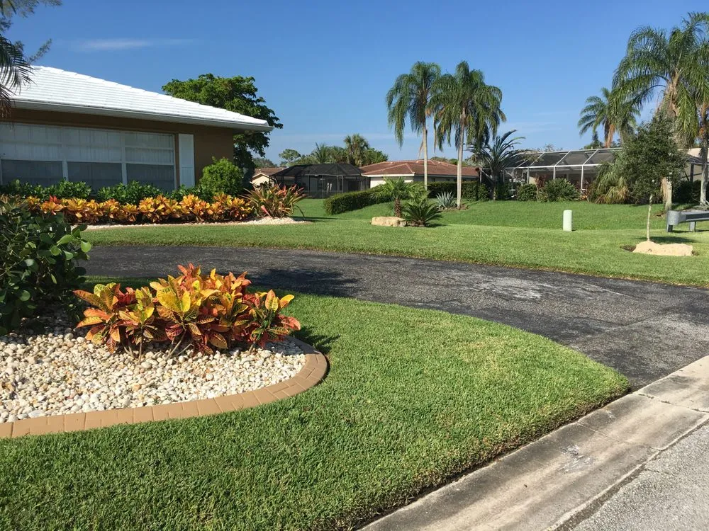 Affordable lawn care service for year-round maintenance across Pompano Beach, FL - Mixin Green