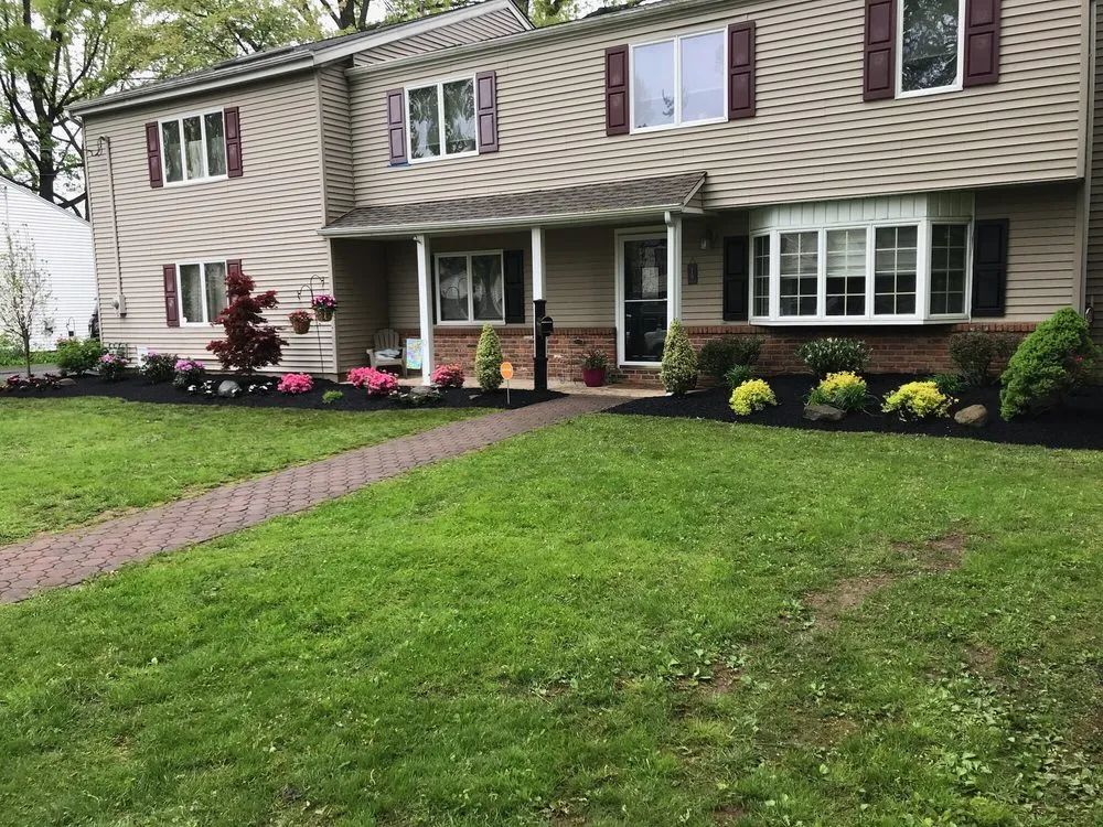 Local yard cleanup service experts serving Franklin Township, NJ - Miz's Landscaping