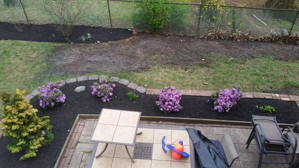 Local yard cleanup service experts serving Franklin Township, NJ - Miz's Landscaping