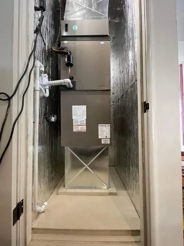 Professional garden landscaping in Saint Louis, MO by Mj And Hammer