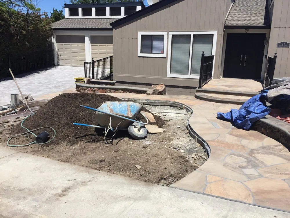 Custom yard cleanup service in Menlo Park, CA - MJ Construction & Landscaping