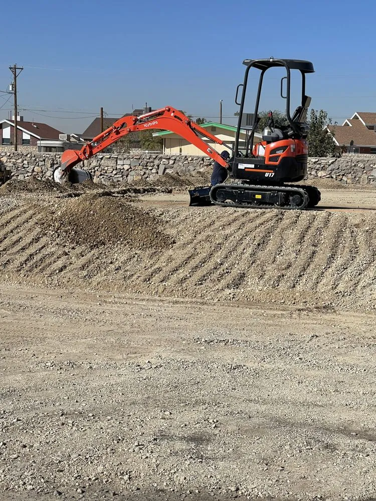 Top-rated lawn care service experts serving Socorro, TX - MJ HotShots Material Landscaping & Excavator