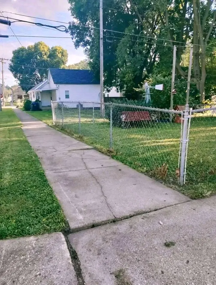 Expert outdoor landscaping experts serving Bloomington, IL - MJ Lawn Care And Landscape