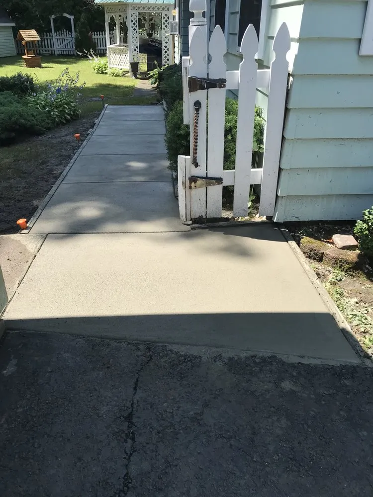 Top-rated outdoor landscaping for homes in Altoona, PA by MJ Outdoor Services