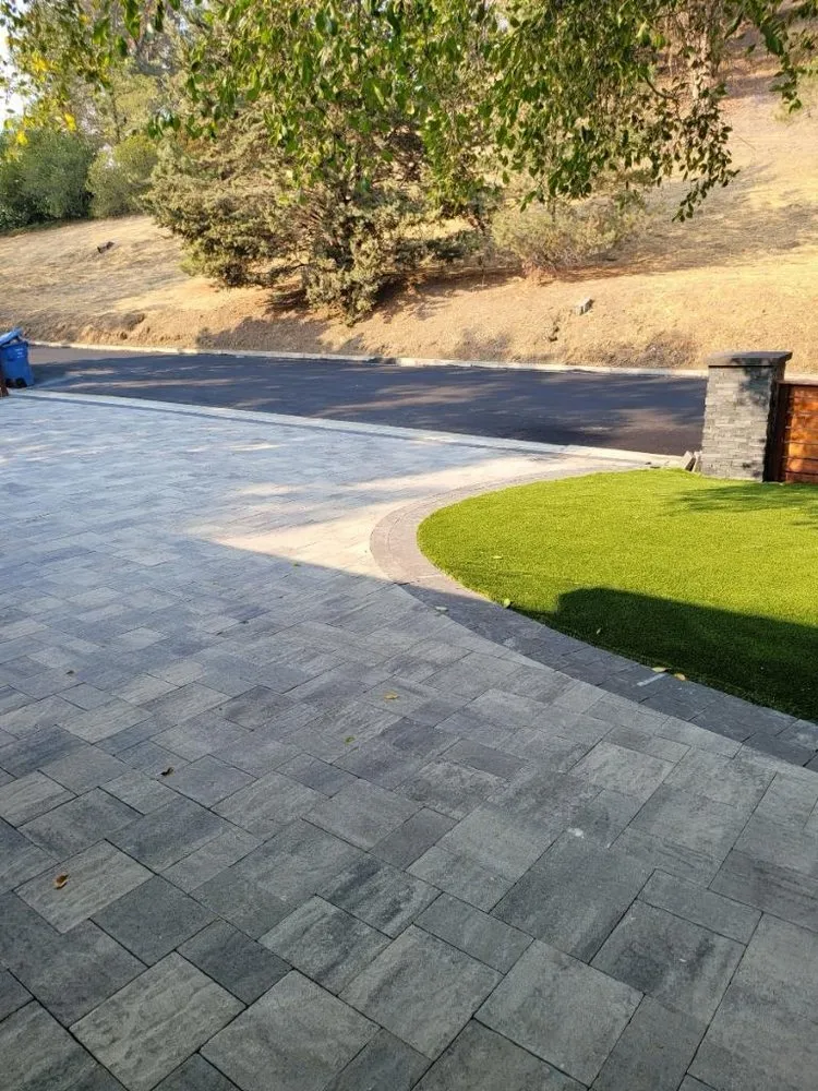 Reliable residential landscaping in Richmond, CA by M&J Prime Builders