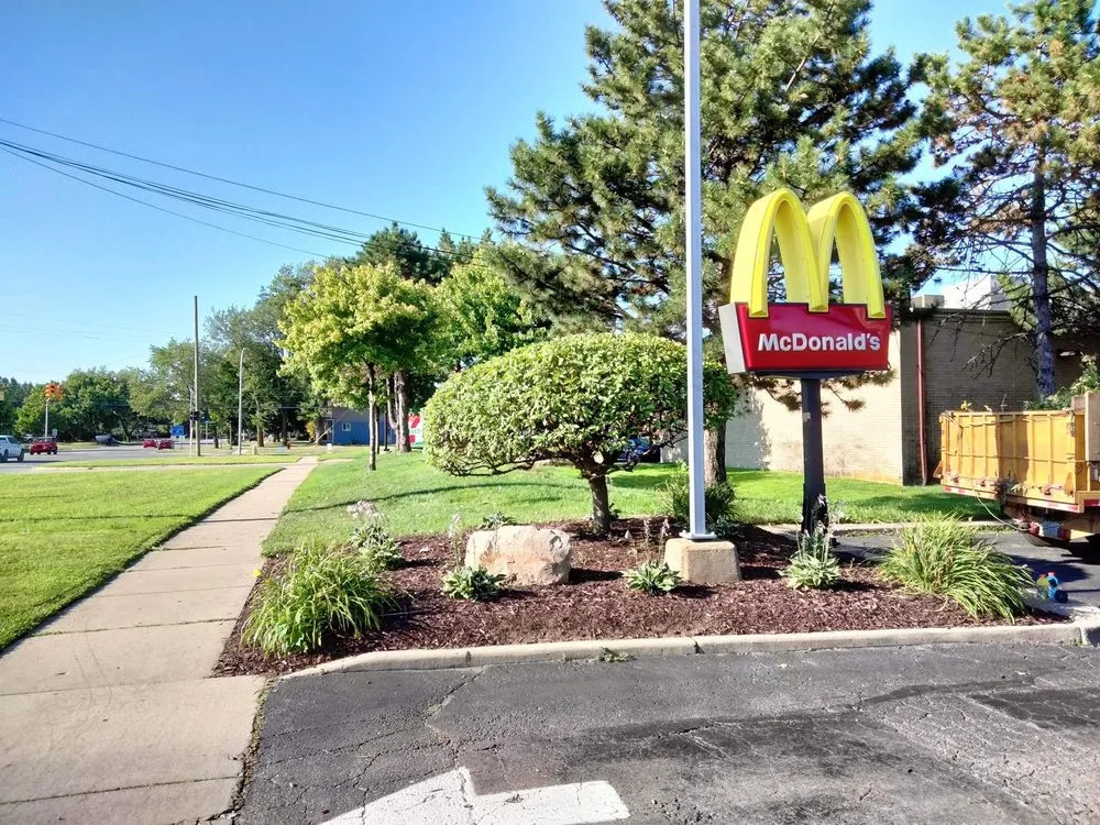 Top-rated lawn care service in Westland, MI - Mj property services