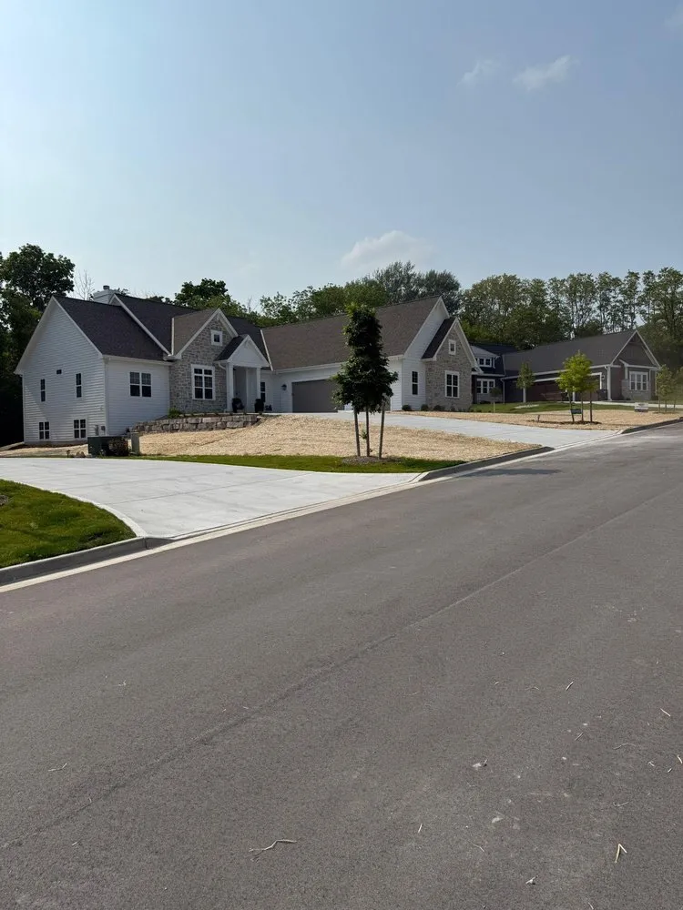 Professional garden landscaping experts serving Oconomowoc, WI - MJD Landscaping