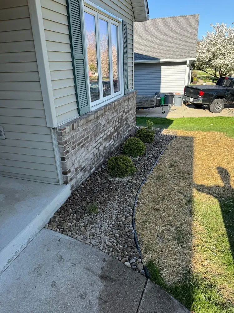 Professional outdoor landscaping experts serving Oconomowoc, WI - MJD Landscaping
